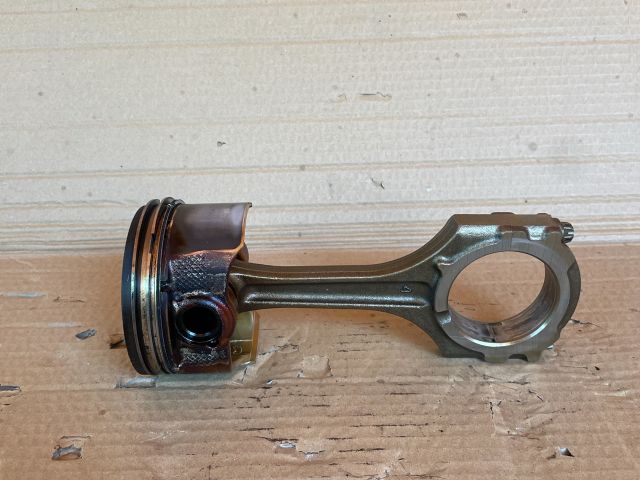 bontott MAZDA CX-7 Dugattyú és Hajtókar