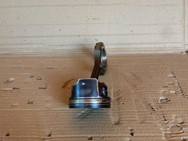 bontott MAZDA CX-7 Dugattyú és Hajtókar