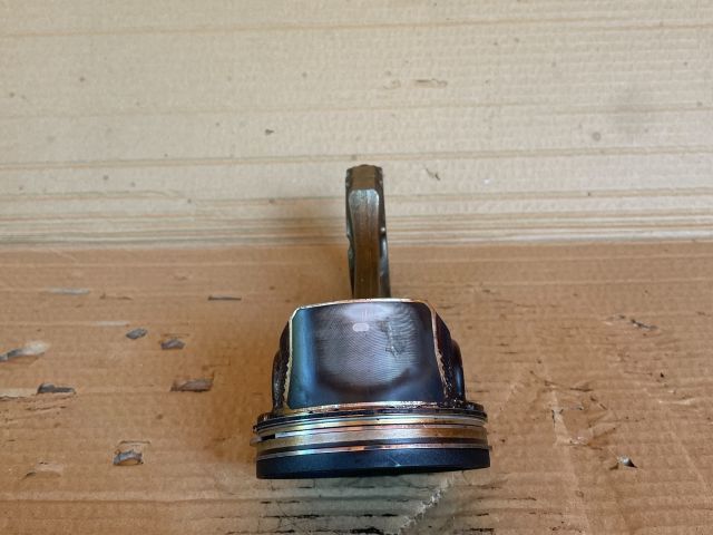 bontott MAZDA CX-7 Dugattyú és Hajtókar