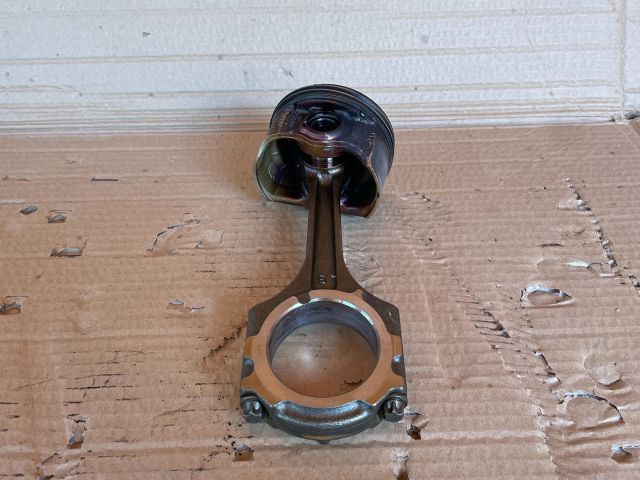 bontott MAZDA CX-7 Dugattyú és Hajtókar