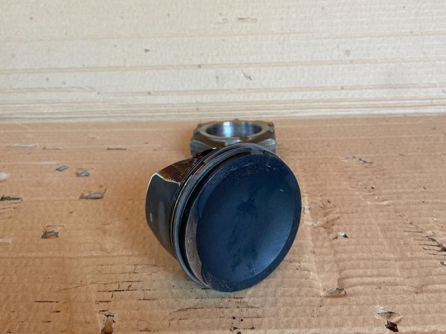 bontott MAZDA CX-7 Dugattyú és Hajtókar