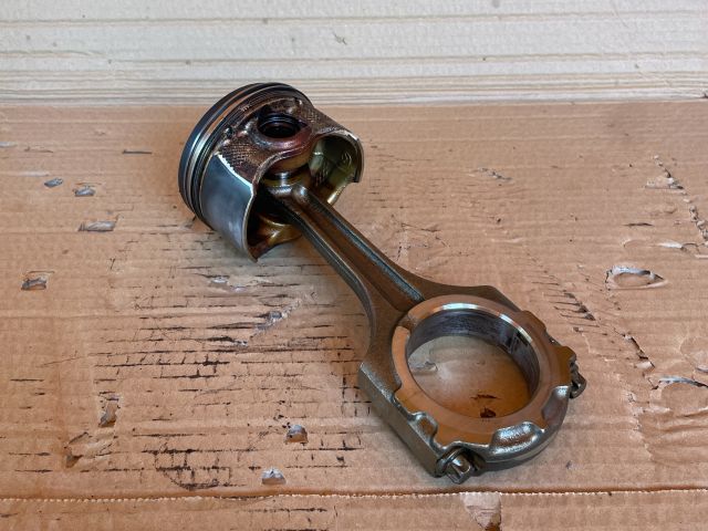 bontott MAZDA CX-7 Dugattyú és Hajtókar