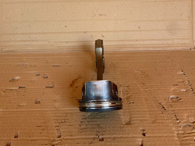 bontott MAZDA CX-7 Dugattyú és Hajtókar