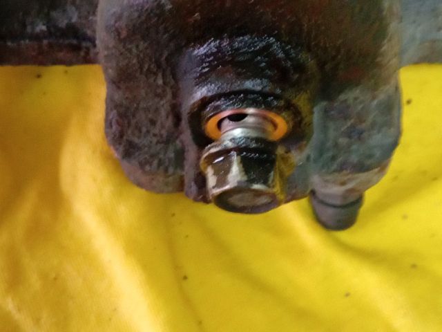 bontott MAZDA CX-7 Jobb hátsó Féknyereg Munkahengerrel