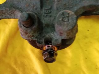 bontott MAZDA CX-7 Jobb hátsó Féknyereg Munkahengerrel