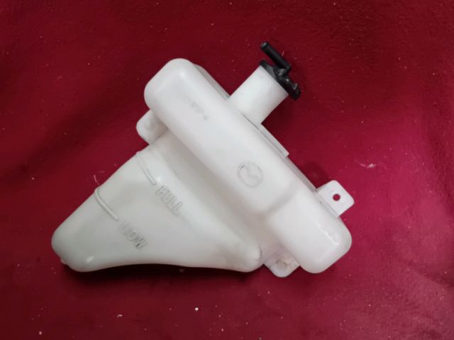 bontott MAZDA CX-7 Kiegyenlítő Tartály