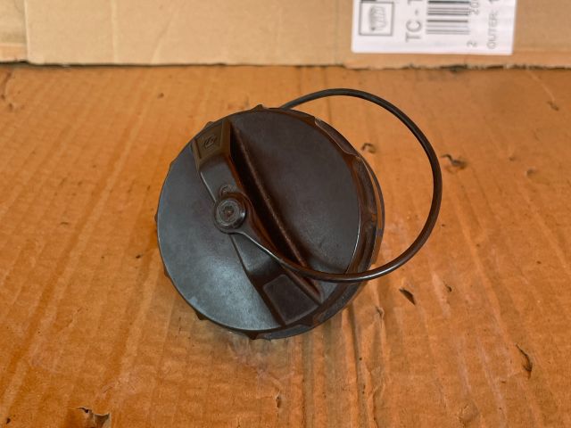 bontott MAZDA CX-7 Tanksapka