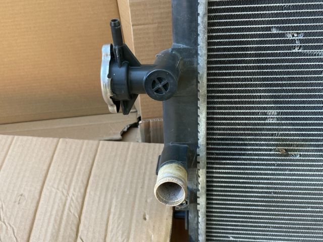 bontott MAZDA CX-7 Vízhűtő Radiátor (Klímás)