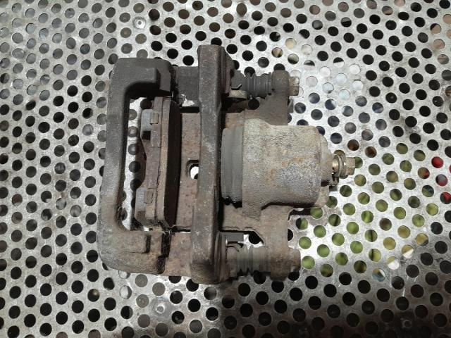 bontott MAZDA CX-7 Jobb első Féknyereg Munkahengerrel