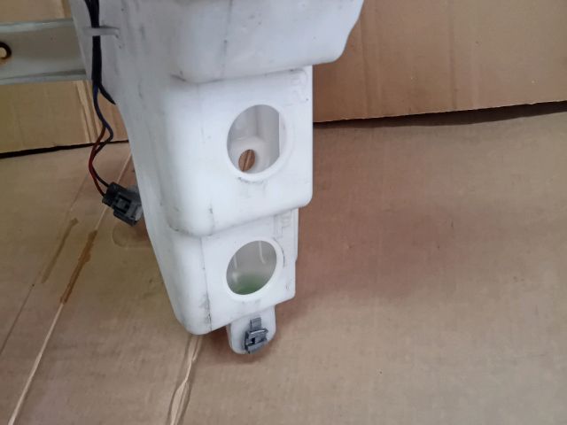 bontott MAZDA CX-7 Ablakmosó Tartály