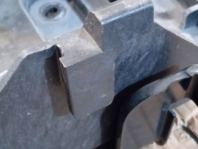 bontott MAZDA CX-7 Akkumulátor Tartó