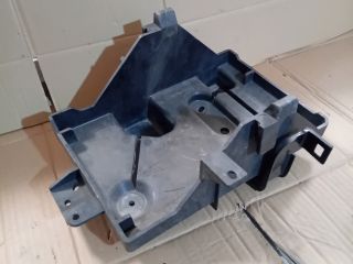 bontott MAZDA CX-7 Akkumulátor Tartó