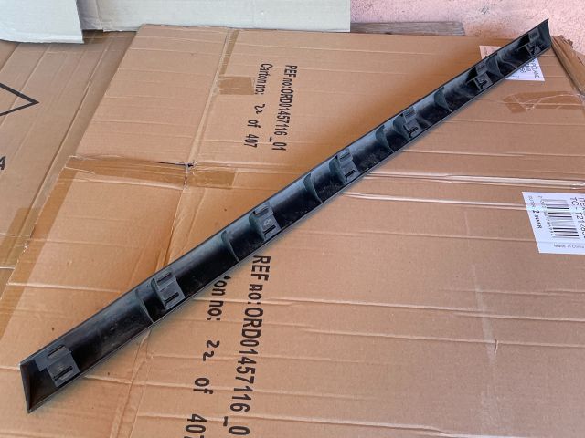 bontott MAZDA CX-7 Bal első Ajtó Díszléc