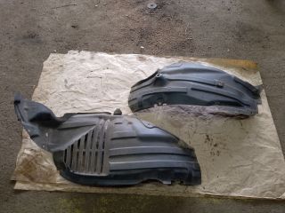 bontott MAZDA CX-7 Bal első Dobbetét (Kerékjárati, Műanyag)