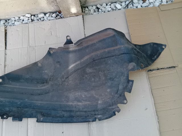 bontott MAZDA CX-7 Bal első Első Dobbetét (Kerékjárati, Műanyag)