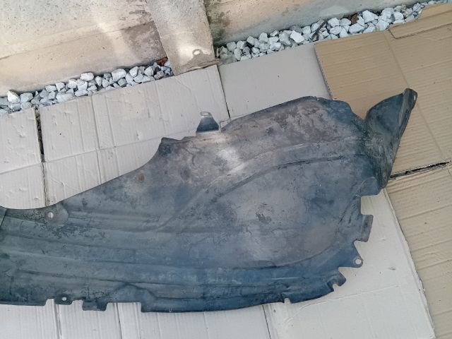 bontott MAZDA CX-7 Bal első Első Dobbetét (Kerékjárati, Műanyag)