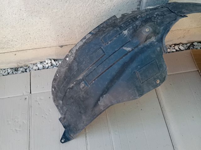 bontott MAZDA CX-7 Bal első Első Dobbetét (Kerékjárati, Műanyag)