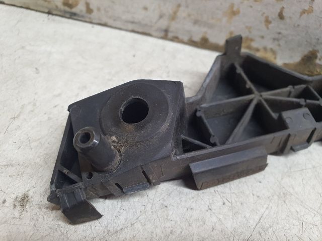 bontott MAZDA CX-7 Bal első Oldal Lökhárító Tartó (Műanyag)