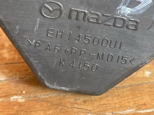 bontott MAZDA CX-7 Bal első Oldal Lökhárító Tartó (Műanyag)