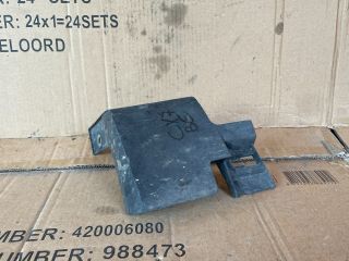 bontott MAZDA CX-7 Bal első Sárvédő Gumi