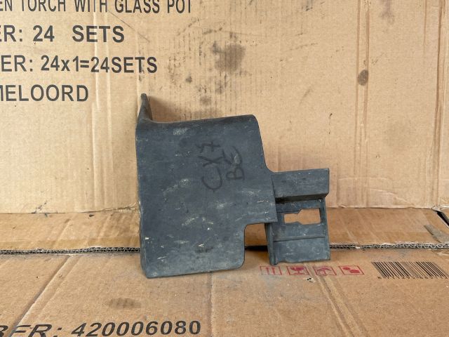 bontott MAZDA CX-7 Bal első Sárvédő Gumi