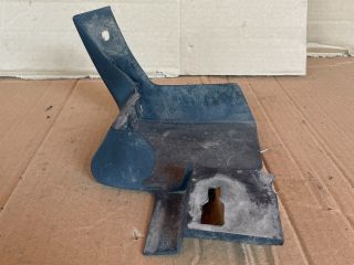 bontott MAZDA CX-7 Bal első Sárvédő Gumi