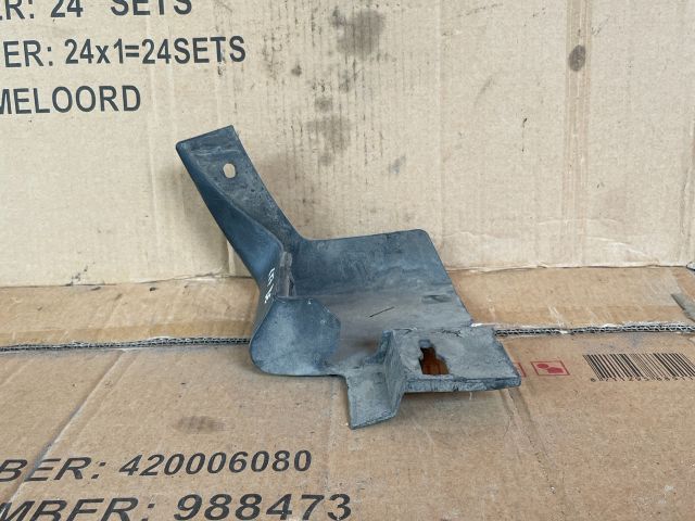 bontott MAZDA CX-7 Bal első Sárvédő Gumi