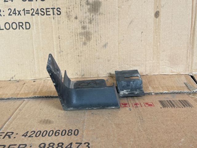 bontott MAZDA CX-7 Bal első Sárvédő Gumi