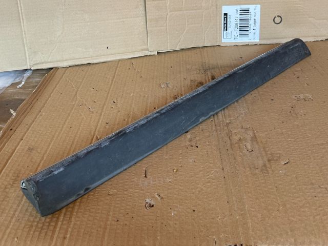 bontott MAZDA CX-7 Bal hátsó Ajtó Díszléc