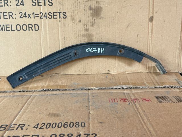 bontott MAZDA CX-7 Bal hátsó Sárvédő Gumi