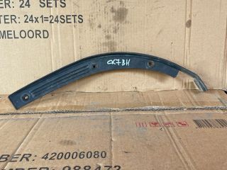 bontott MAZDA CX-7 Bal hátsó Sárvédő Gumi