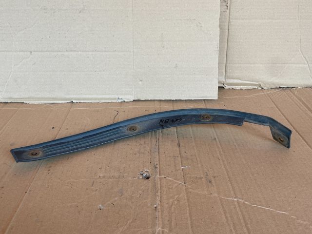 bontott MAZDA CX-7 Bal hátsó Sárvédő Gumi