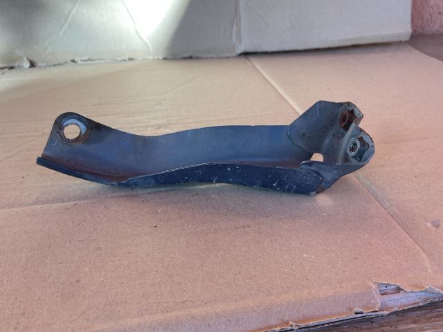 bontott MAZDA CX-7 Bal Sárvédő Oldaltartó