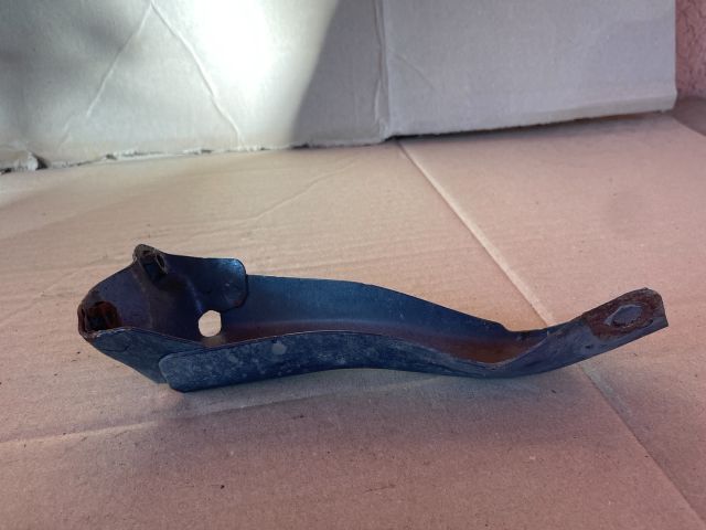 bontott MAZDA CX-7 Bal Sárvédő Oldaltartó