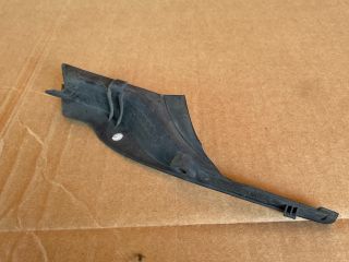 bontott MAZDA CX-7 Bal Szélvédő Alatti Vízelvezető Műanyag