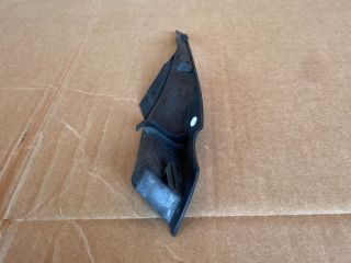 bontott MAZDA CX-7 Bal Szélvédő Alatti Vízelvezető Műanyag