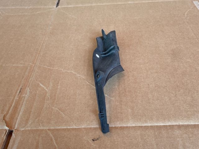 bontott MAZDA CX-7 Bal Szélvédő Alatti Vízelvezető Műanyag