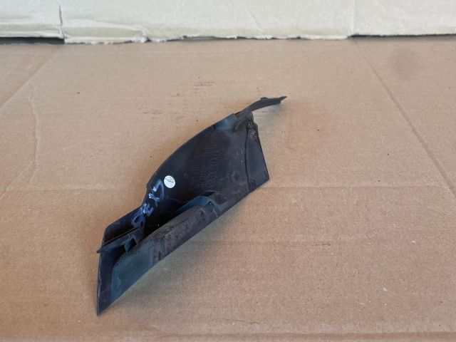 bontott MAZDA CX-7 Bal Szélvédő Alatti Vízelvezető Műanyag