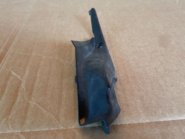 bontott MAZDA CX-7 Bal Szélvédő Alatti Vízelvezető Műanyag