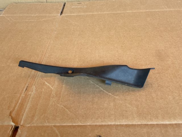 bontott MAZDA CX-7 Bal Szélvédő Alatti Vízelvezető Műanyag