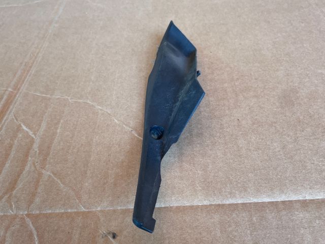 bontott MAZDA CX-7 Bal Szélvédő Alatti Vízelvezető Műanyag