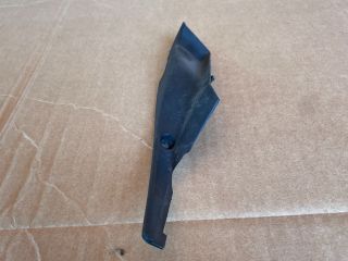 bontott MAZDA CX-7 Bal Szélvédő Alatti Vízelvezető Műanyag