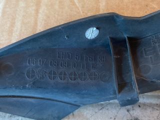 bontott MAZDA CX-7 Bal Szélvédő Alatti Vízelvezető Műanyag