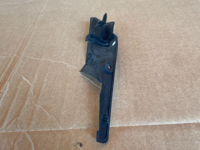 bontott MAZDA CX-7 Bal Szélvédő Alatti Vízelvezető Műanyag