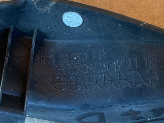 bontott MAZDA CX-7 Bal Szélvédő Alatti Vízelvezető Műanyag