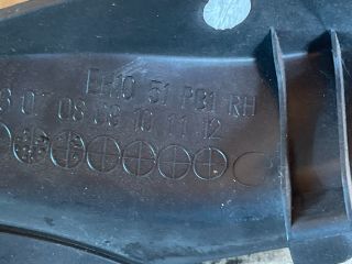 bontott MAZDA CX-7 Bal Szélvédő Alatti Vízelvezető Műanyag