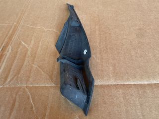 bontott MAZDA CX-7 Bal Szélvédő Alatti Vízelvezető Műanyag