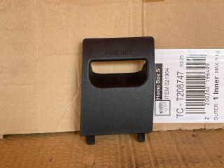 bontott MAZDA CX-7 Biztosítéktábla Fedél