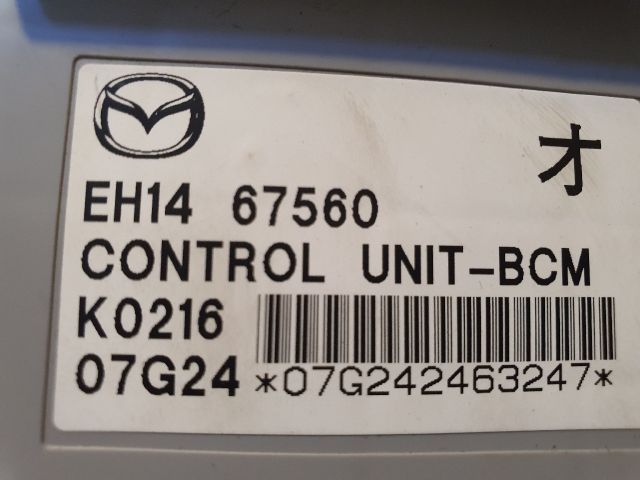 bontott MAZDA CX-7 Biztosítéktábla Utastér