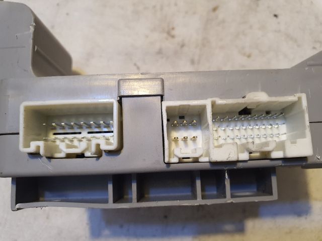 bontott MAZDA CX-7 Biztosítéktábla Utastér